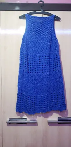 Vestido azul de renda