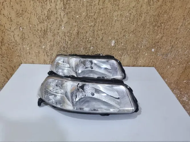 Farol direito Gol / Parati / Saveiro G3 1999/2000/2001/2002/2003/2004/2005