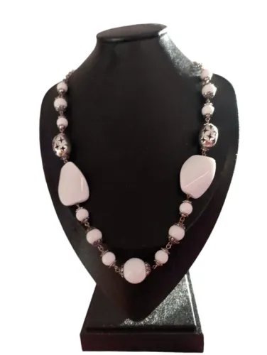 colar rosa branca  