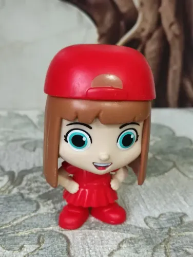 Boneca Gi Neto 9 cm - Um Charme em Miniatura!
