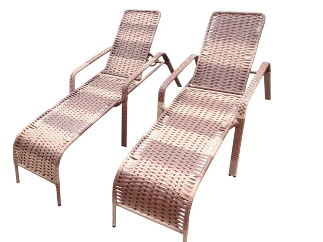 Espreguiçadeira de Piscina 