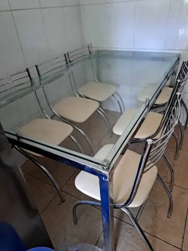Mesa de jantar 6 lugares com aparador