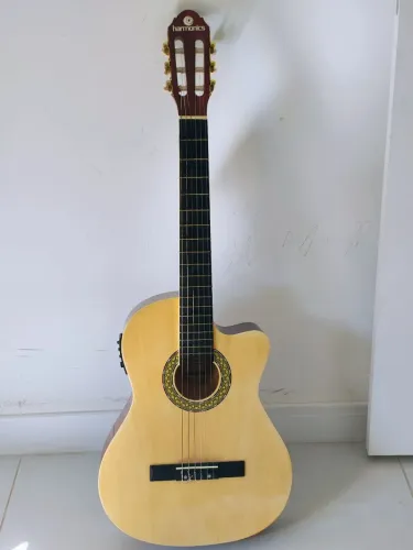 Violão Nylon completo com capa e capo