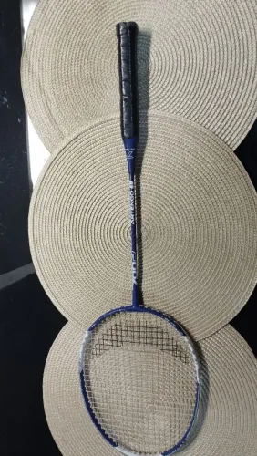 Raquete Badminton Marca Artengo Modelo:700 R$:80 Reais 