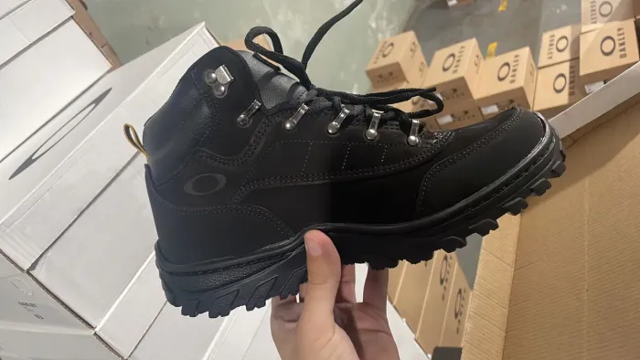 ?Queima de estoque ?Bota adventure premium, Sola colada e costurada?