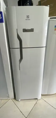 GELADEIRA ELECTROLUX 371 LITROS
