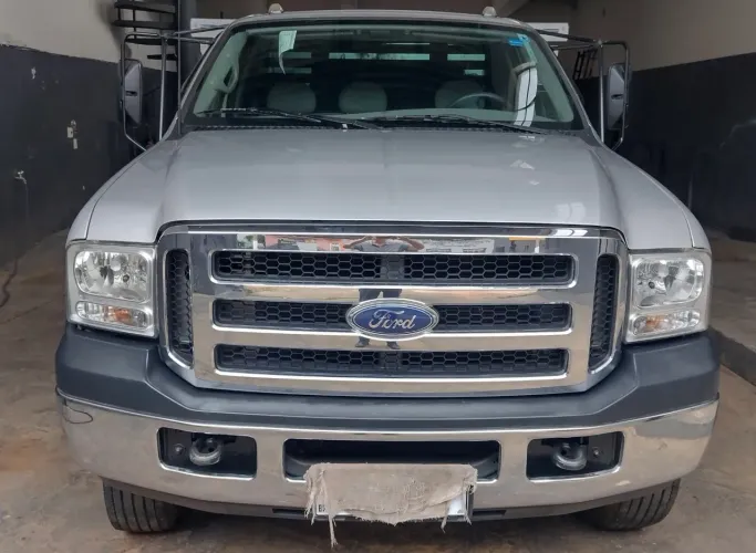 Ford F-4000 Único dono