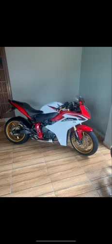 Cbr600f zerada, moto para pessoas exigentes 