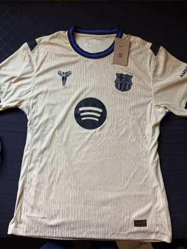 Camisa Barcelona colaboração Kobe bryant