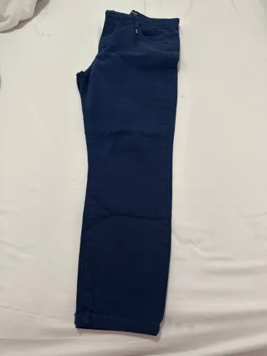 Calça Jeans Azul Escuro - Conforto e Estilo