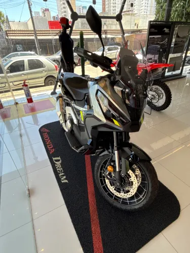 Honda X-Adv 2025 - Placa grátis 