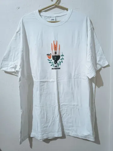 Camiseta Masculina Deep Into The Universe Zara Portugal