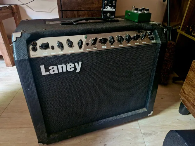 Amplificador de Guitarra Laney LC30II - 100% Valvulado com Celestion