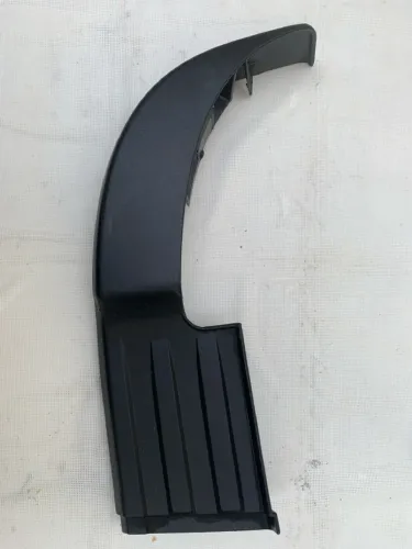 Pisante moldura parachoque traseiro Hilux