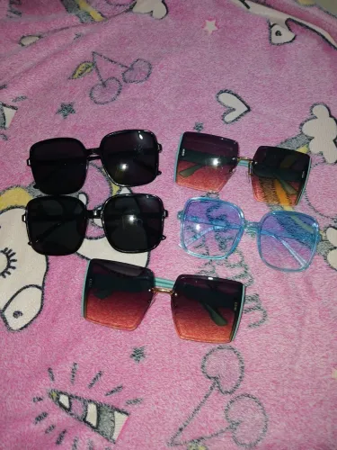 Óculos de sol novos so os interessados pfv não faço entrega 