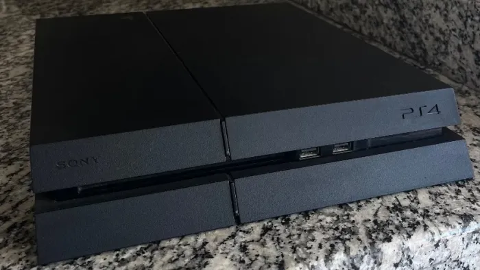 PlayStation 4 na caixa impecável!