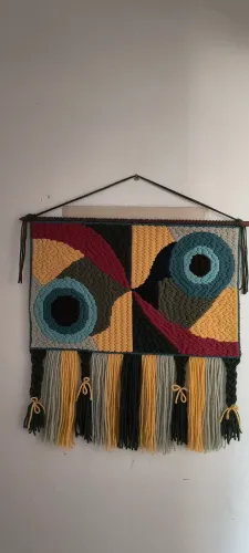 Quadro em tapeçaria bordado a mão! Riscos de Primavera