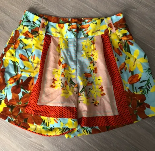 SHORT NOVO DA FARM TAMANHO 36