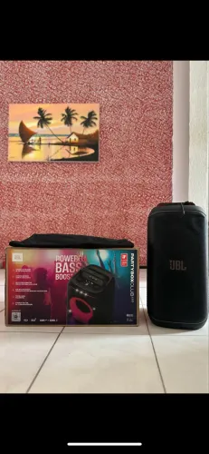 Vende-se  Caixa de Som Bluetooth  JBL Partybox Club 120