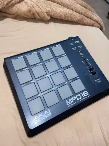 MPC MPD18 Defeito / Peças/ Decoração 