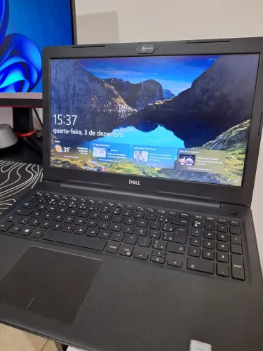 Notebook Dell Inspiron 15 - i3 8th gen