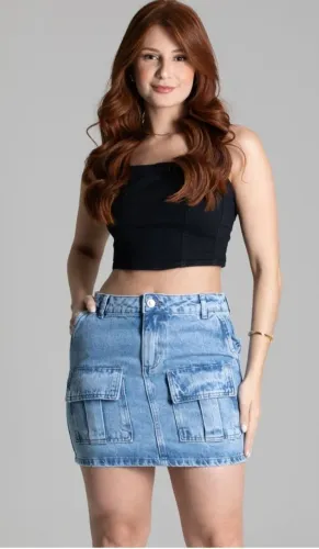 Mini Saia Cargo Jeans Feminina Cintura Alta Bolsos frente - Jeans Claro- Sawary
