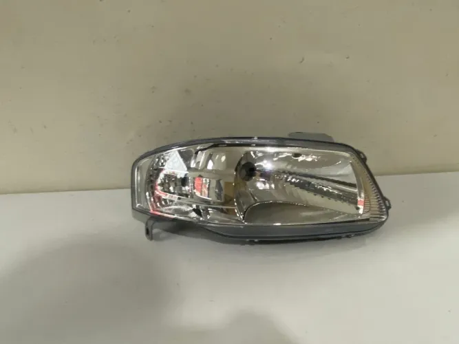 Farol direito Gol / Saveiro / Parati G4 2006/2007/2008/2009/2010/2011/2012