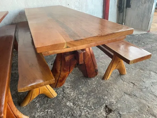 Vendo Mesa Rústica artesanal 3mts com bancos