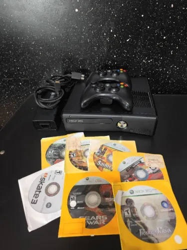 Xbox 360 slim 4GB