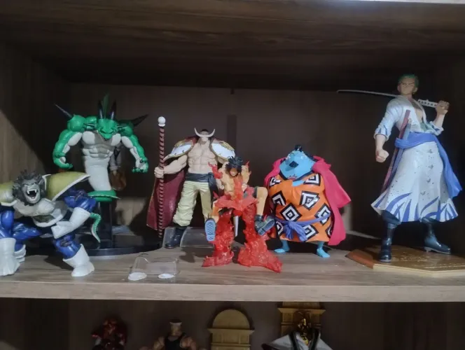 Coleção de Action Figures - One Piece, Dragon Ball e Outros