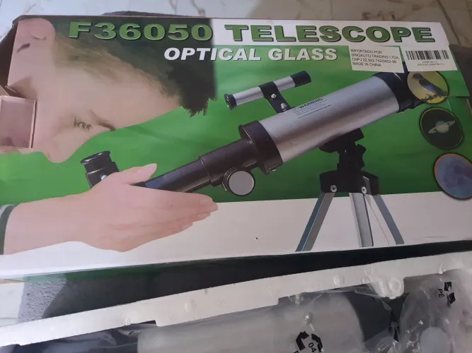 Telescópio para observar astros.
