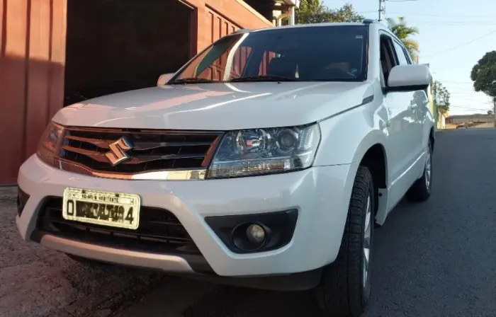 Suzuki Grand Vitara 2.0 16V 4x2/4x4 5P Mec. 2013