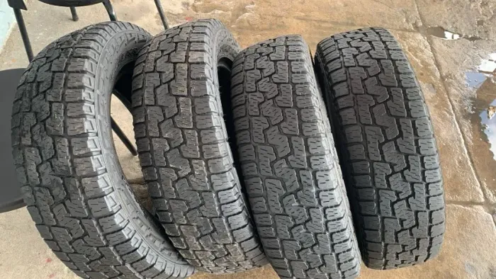 Pneus 225/65 R17 semi novos AG pneus