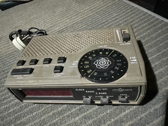 Rádio Relógio Eletrônico Motorádio-modelo Rr-m21-funcionando Cinza-escuro (Usado