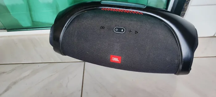 Boombox 2 com caixa e nota fiscal.