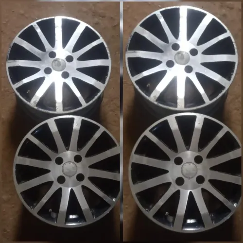 Vendo essas rodas Aro 14 Gol G4 está num ótimo estado