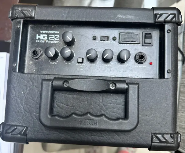 Amplificador de Guitarra Hayonik HG 20