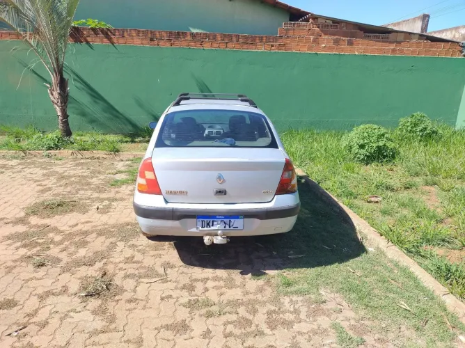 Renault Clio Sed.rl/auth.1.0/1.0 Hi-power 16V 4P 2004