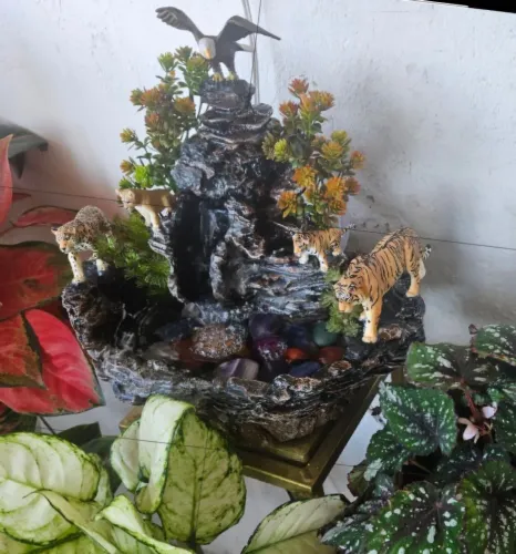 Fonte decorativa em resina