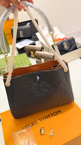 Louis Vuitton Pre-Owned