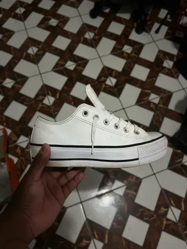Tênis converse chuck Taylor plataforma em couro TAM 37
