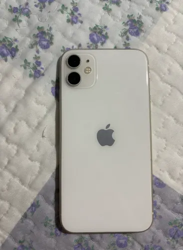 iPhone 11 - 64GB (Usado)