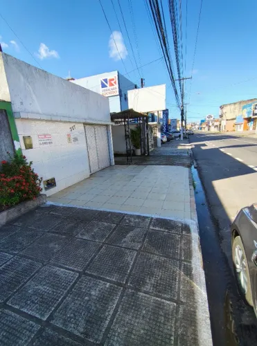 Casa comercial com 2 quartos na Jatiúca - Avenida principal do Maceió Shopping