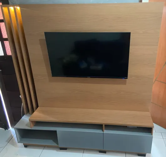 Rack grande com painel