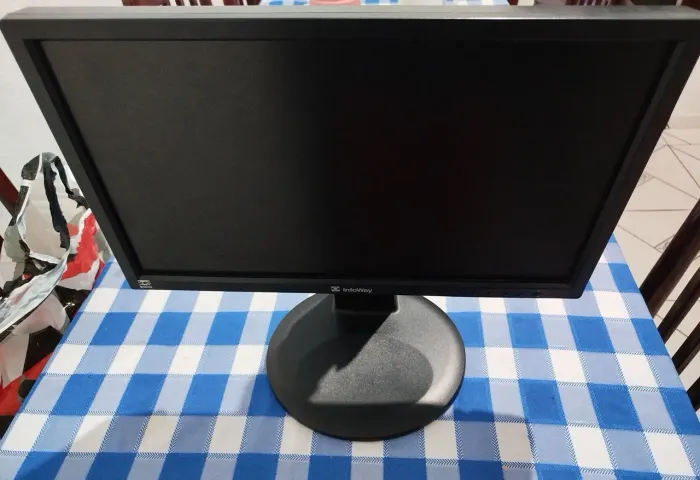 Vendo Monitor com defeito.