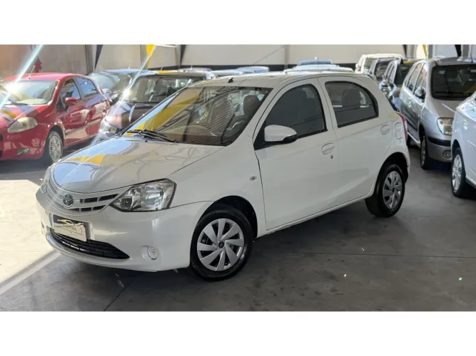 Toyota Etios X 1.3 Flex 16V 5P Mec. 2016