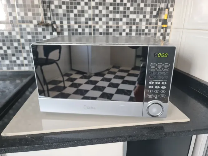 Micro-ondas midea 20 Litros