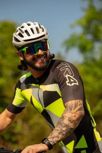 ROUPAS DE CICLISMO EM QUEIMA DE ESTOQUE E PREÇO DE FÁBRICA!