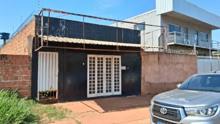 Salão comercial na Av. Lúdio Martins Coelho, 70 m² de área construída e terreno de 260m²