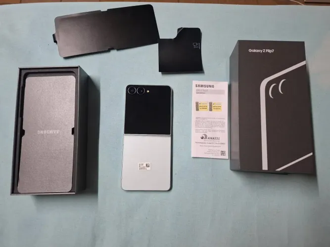Troco Samsung Z Flip 7 novo